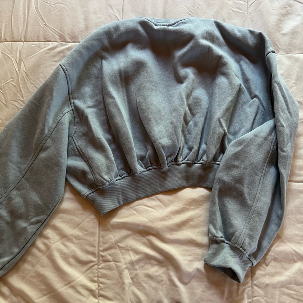 Zara Baby blue cropped sweater. Size smalll. New without tags. Never worn. - Picture 3 of 3